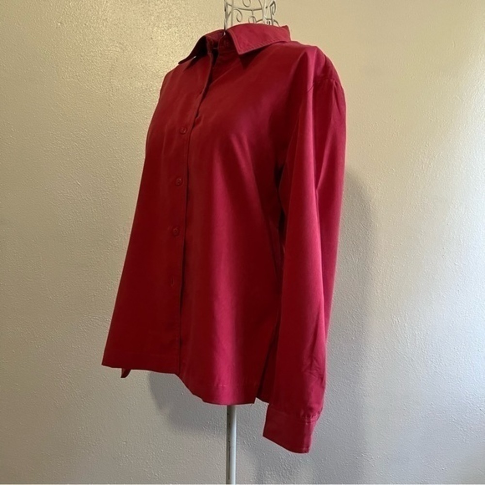 Dusty rose button-down blouse, Size 10. 100% polyester. EUC. Unknown brand. - Picture 2 of 5